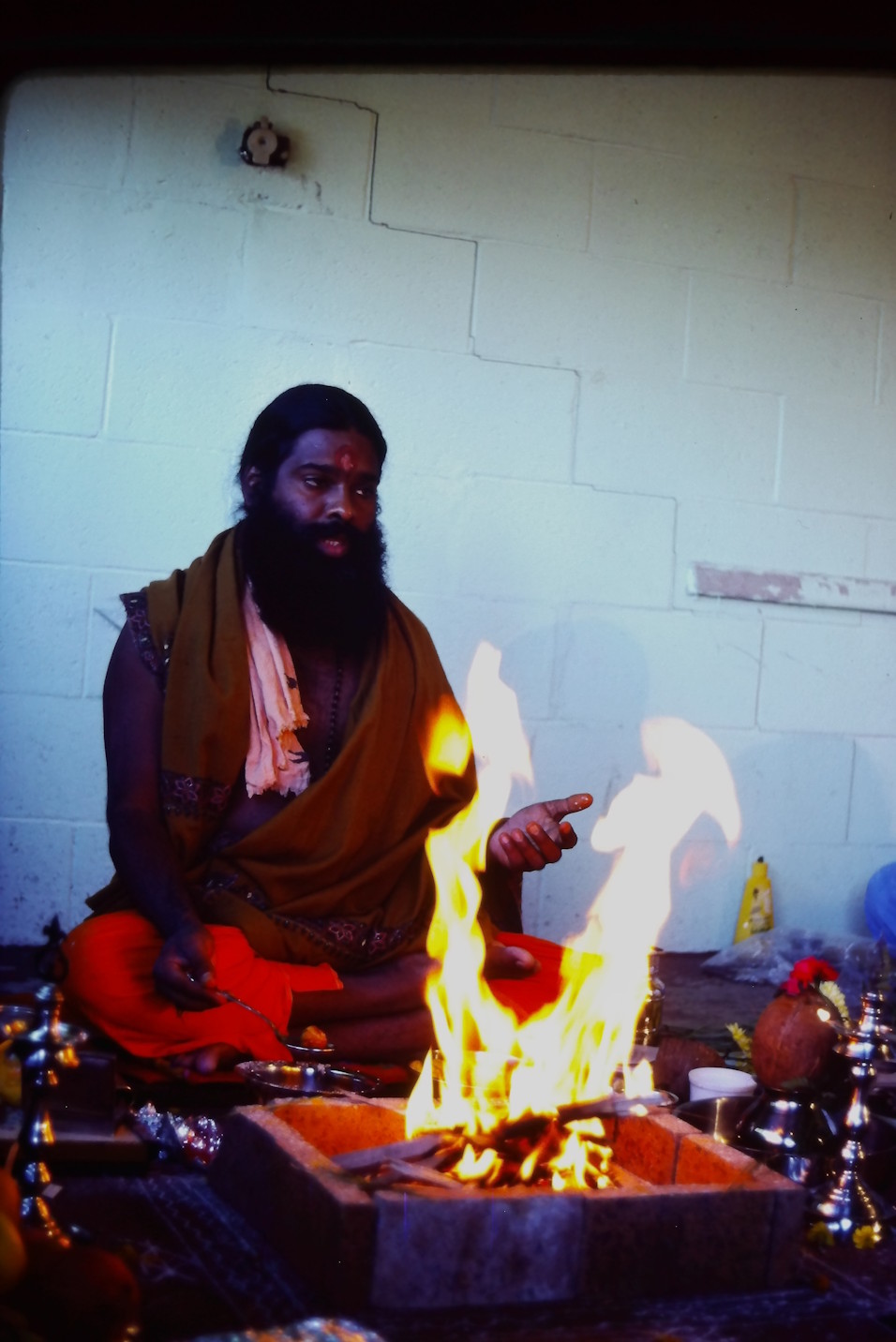 Swamiji 1980 Pittsburgh homa